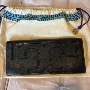 Tory Burch Serif Clutch in black leather